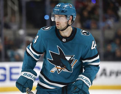 Sharks update: Throwing some cold water on Vlasic trade talk; latest on Barracuda’s Robins